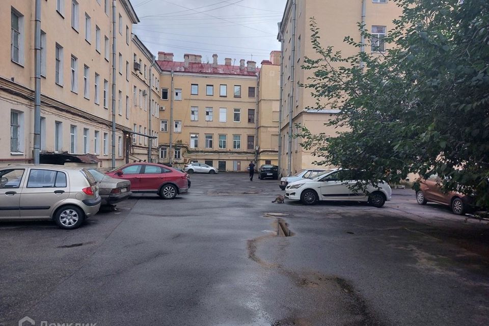 Продаётся комната в 15-комн. квартире, 17.2 м²