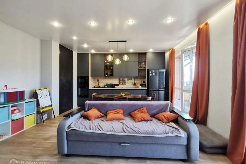 Продаётся 4-комнатная квартира, 146 м²