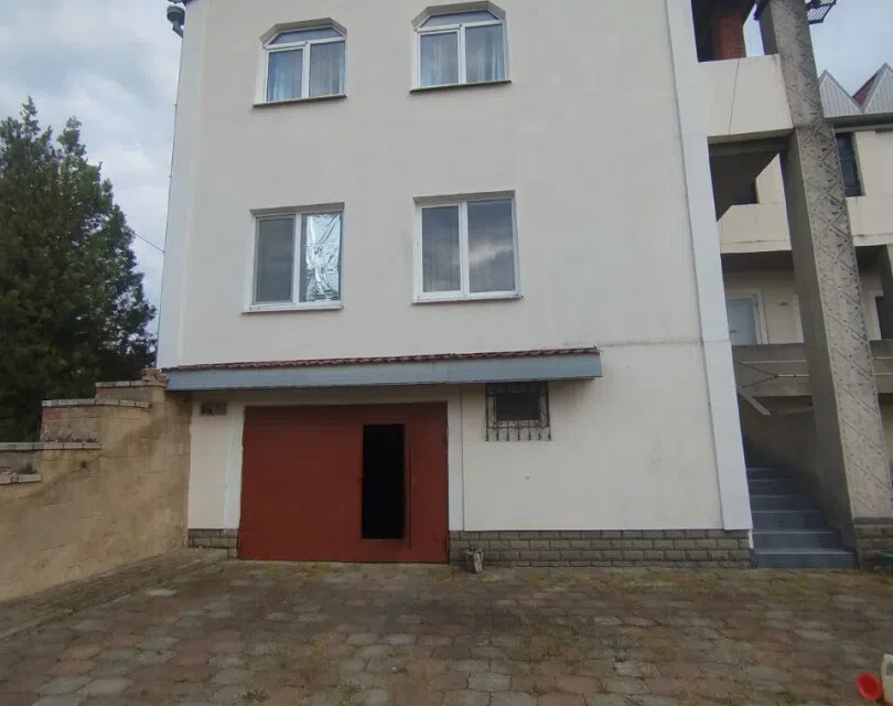 Продаётся 3-этажный дом, 454.4 м²