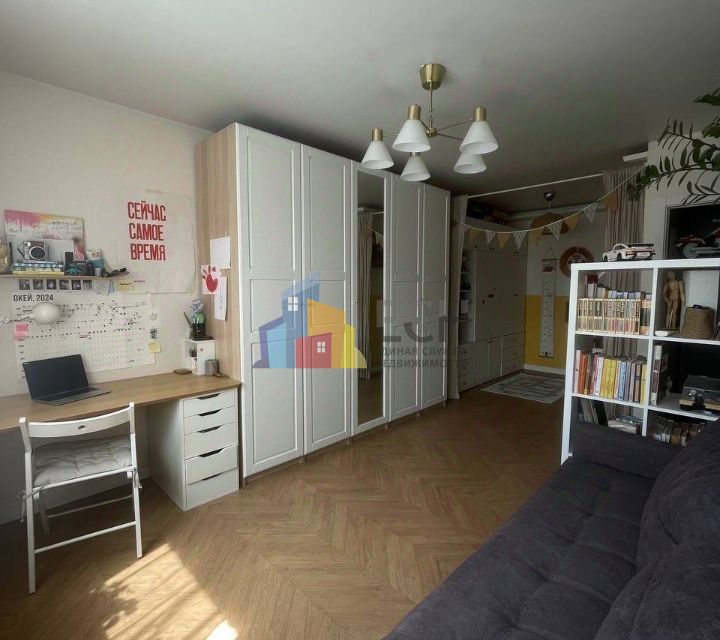 Продаётся 1-комнатная квартира, 42 м²