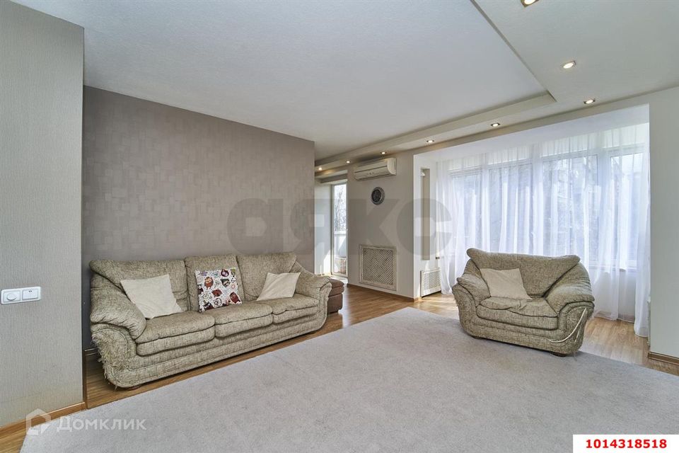 Продаётся 3-комнатная квартира, 69.7 м²