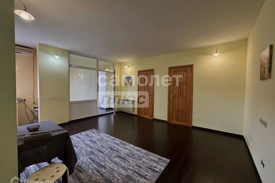 Продаётся 3-комнатная квартира, 42.5 м²