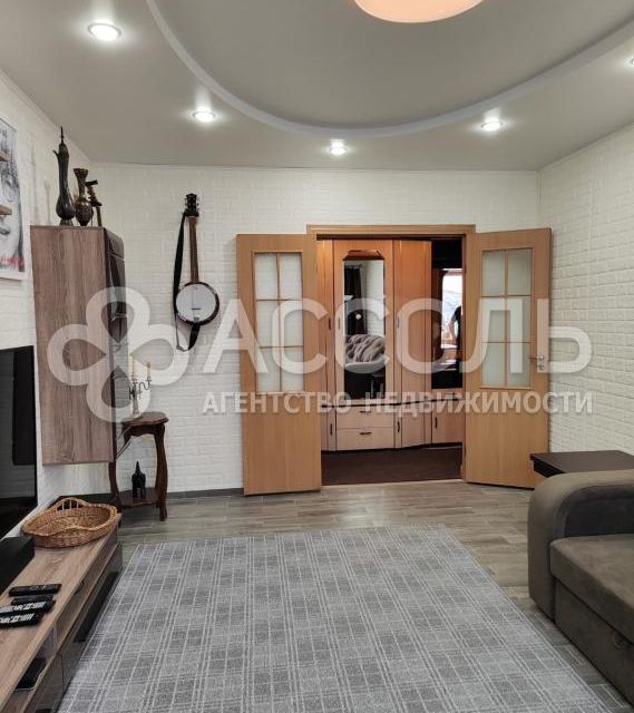 Продаётся 3-комнатная квартира, 63 м²
