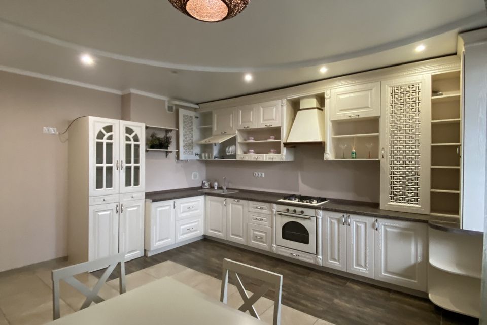 Продаётся 3-комнатная квартира, 107 м²