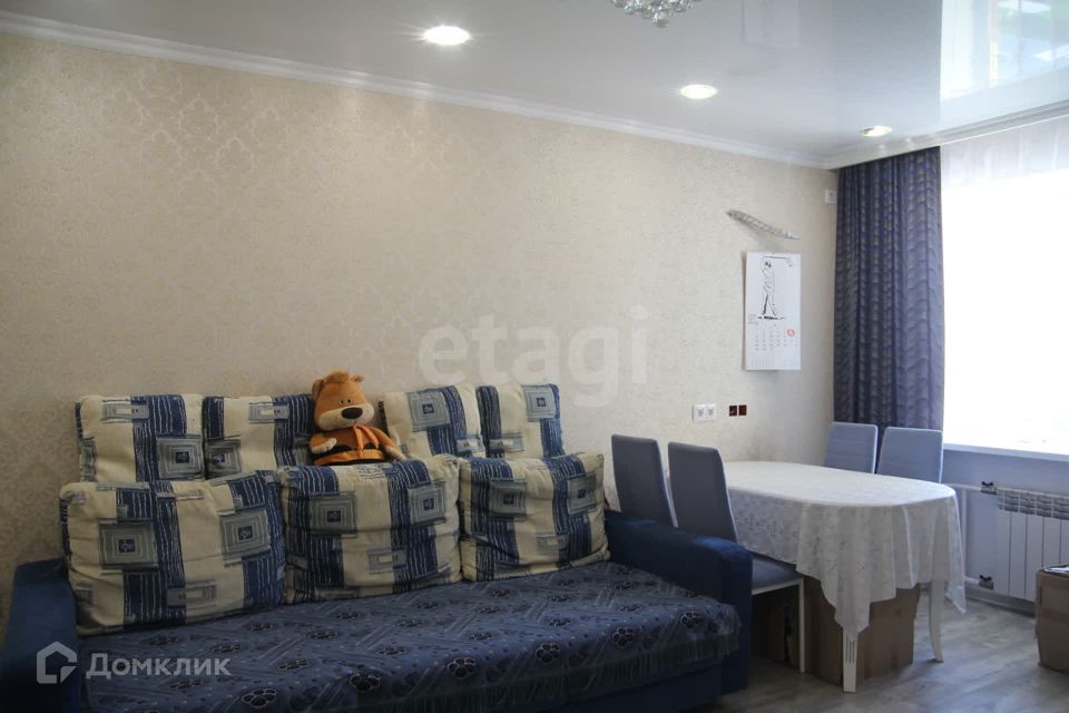 Продаётся 3-комнатная квартира, 105.7 м²