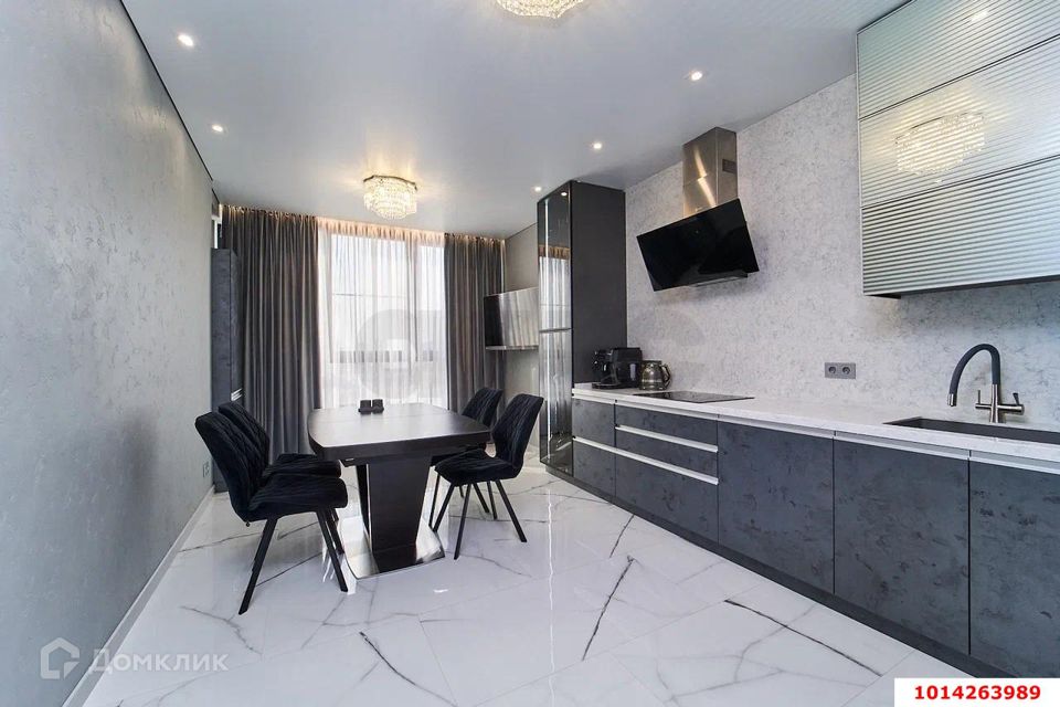 Продаётся 2-комнатная квартира, 72.8 м²