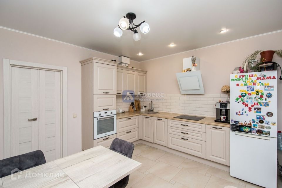 Продаётся 2-комнатная квартира, 67.7 м²