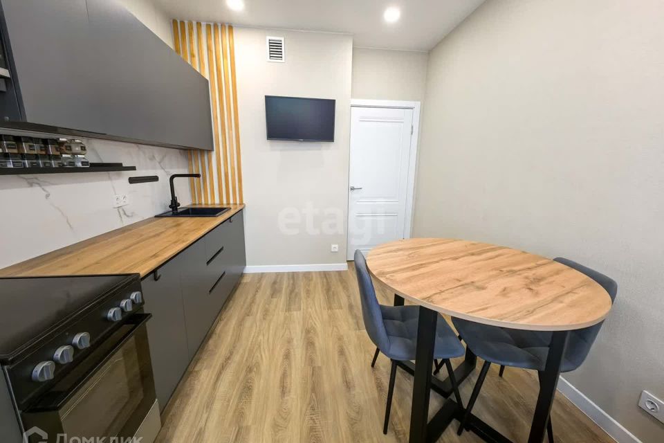 Продаётся 1-комнатная квартира, 38.3 м²