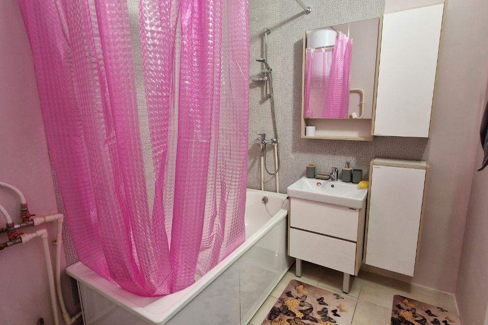 Сдаётся 2-комнатная квартира, 69.9 м²