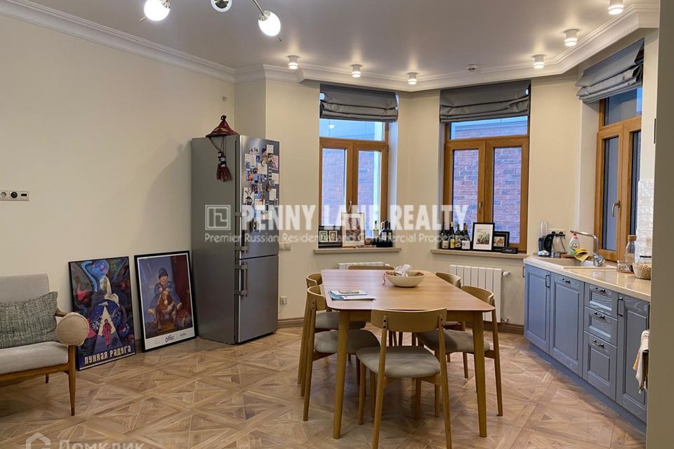 Сдаётся 2-комнатная квартира, 90 м²
