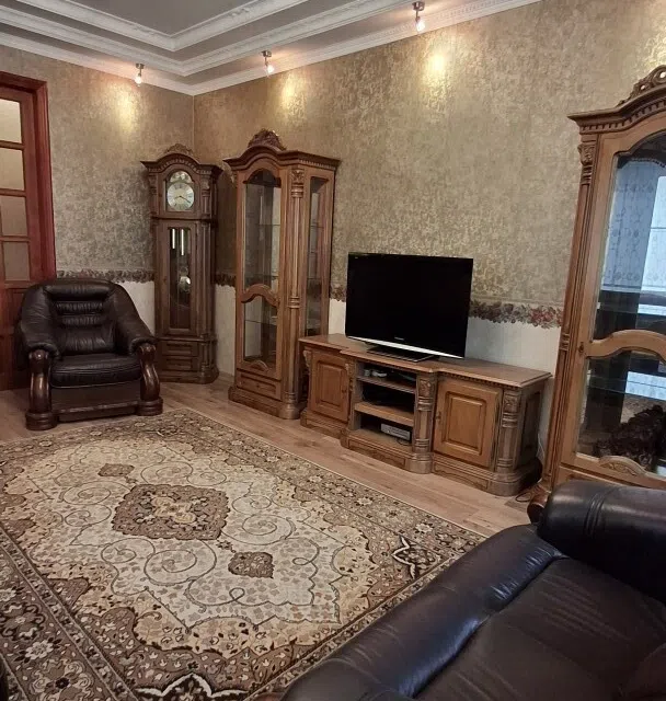 Продаётся 3-этажный дом, 281 м²