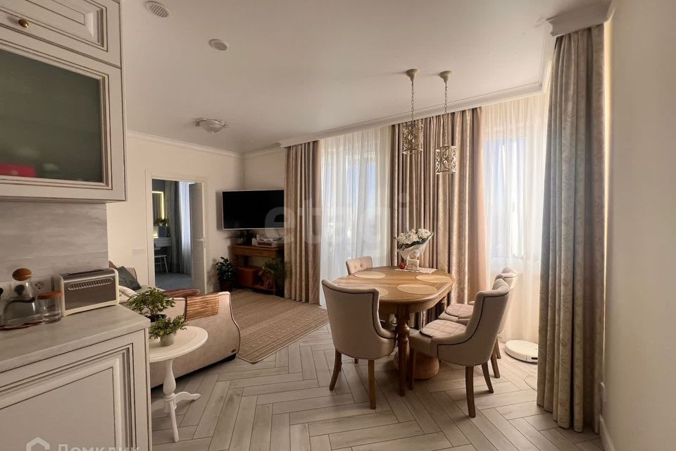 Продаётся 2-комнатная квартира, 67.4 м²