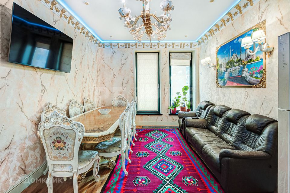 Продаётся 4-комнатная квартира, 122 м²