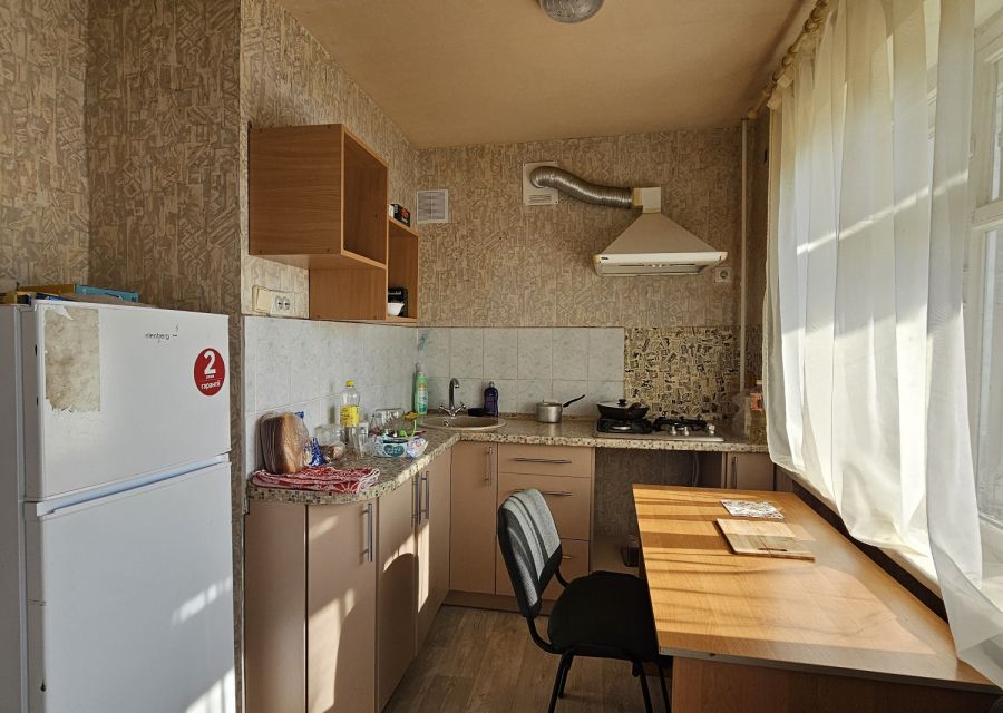 Продаётся 3-комнатная квартира, 48.4 м²