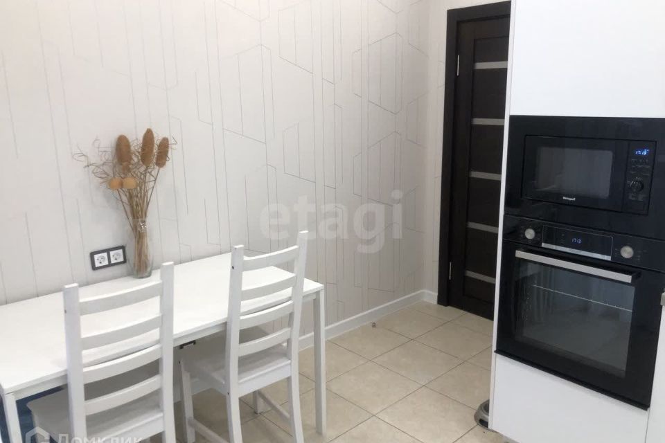 Продаётся 2-комнатная квартира, 63.2 м²