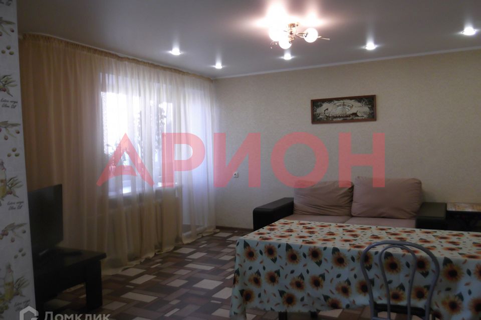 Продаётся 4-комнатная квартира, 72.1 м²