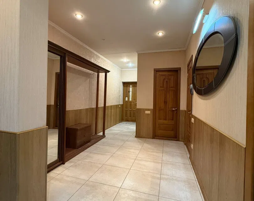 Продаётся 2-этажный дом, 350 м²