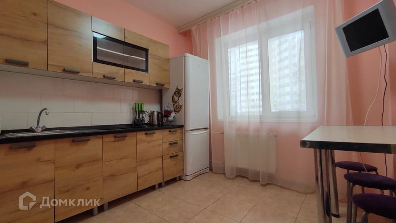 Сдаётся 1-комнатная квартира, 38 м²