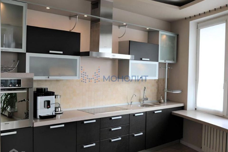 Продаётся 3-комнатная квартира, 140.4 м²