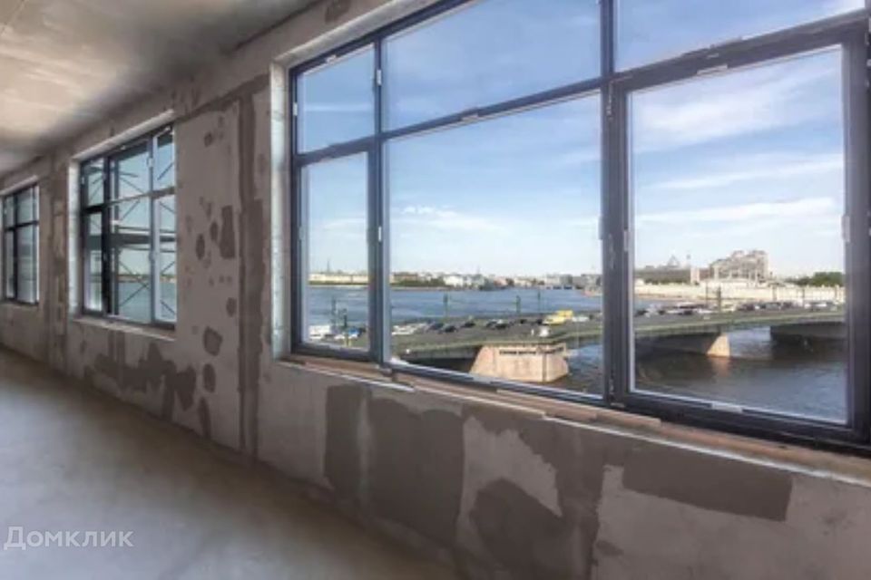 Продаётся 3-комнатная квартира, 132.5 м²