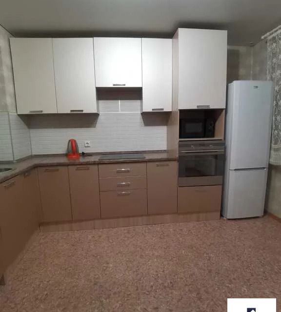 Сдаётся 1-комнатная квартира, 42 м²