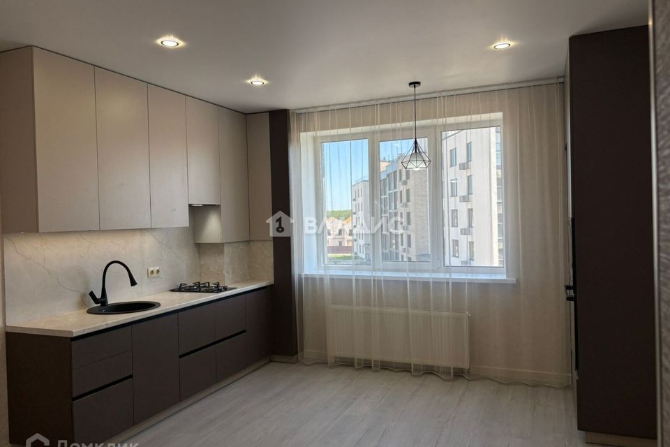 Продаётся 1-комнатная квартира, 42 м²