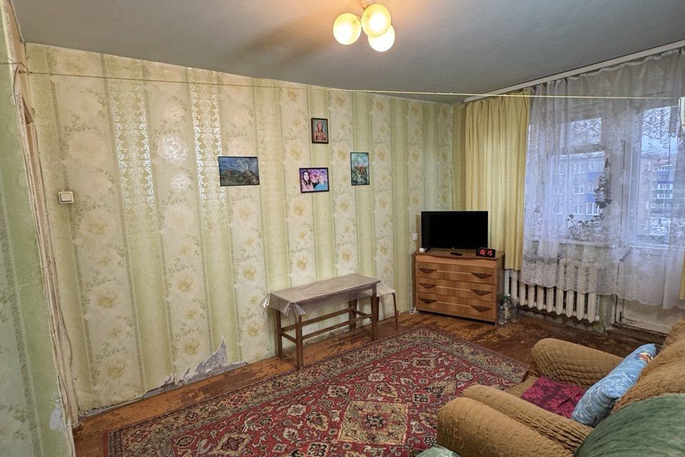 Продаётся 3-комнатная квартира, 48.9 м²