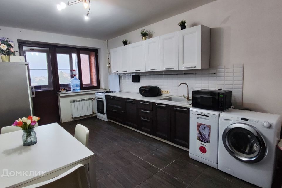 Продаётся 2-комнатная квартира, 97.4 м²