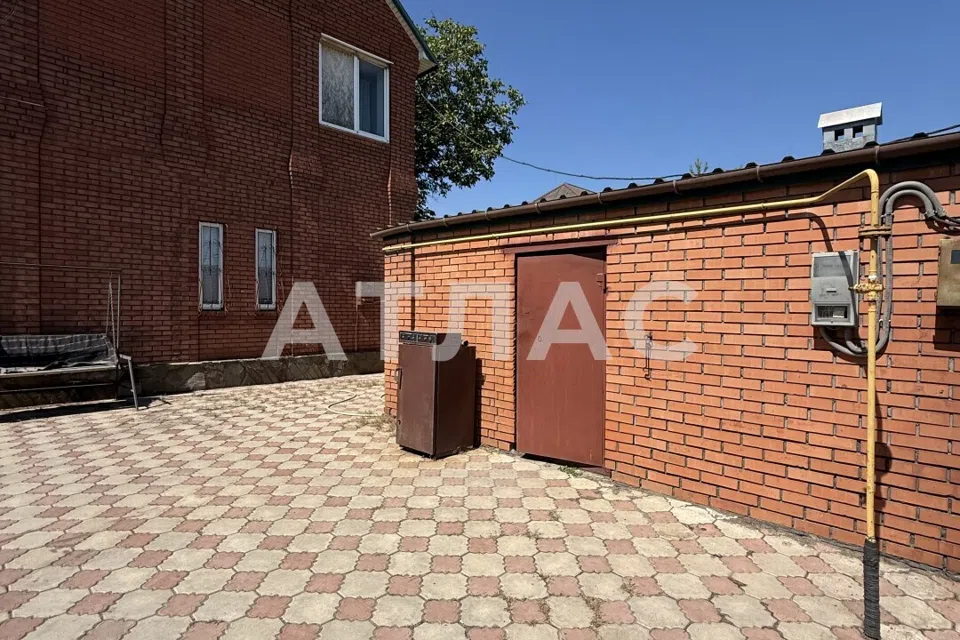 Продаётся 3-этажный дом, 212 м²