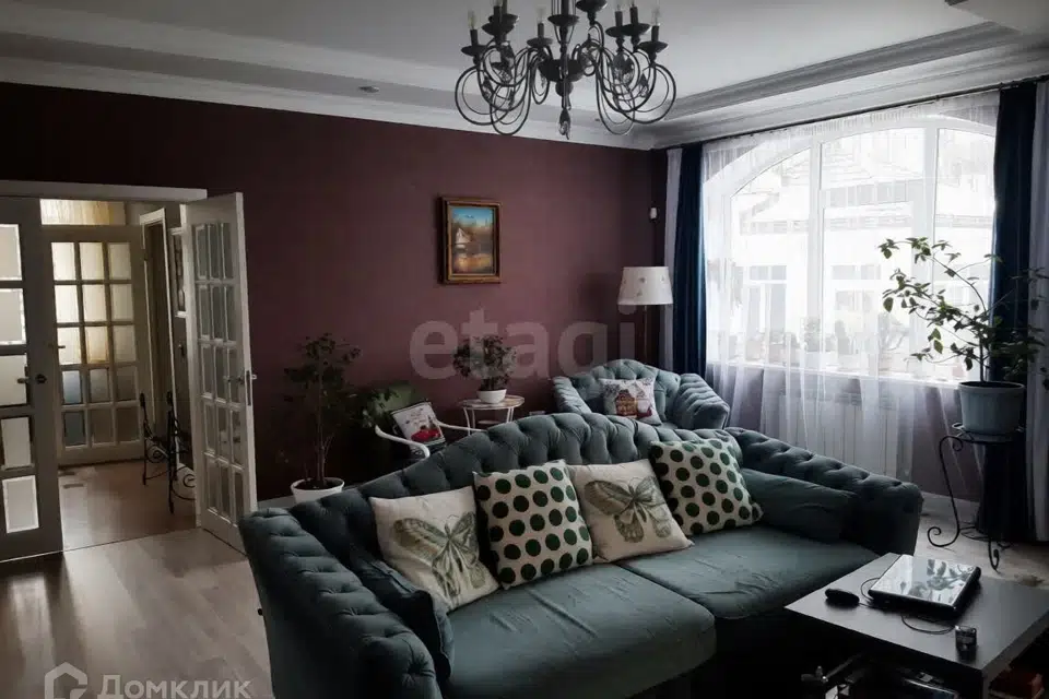 Продаётся 3-этажный дом, 299.3 м²