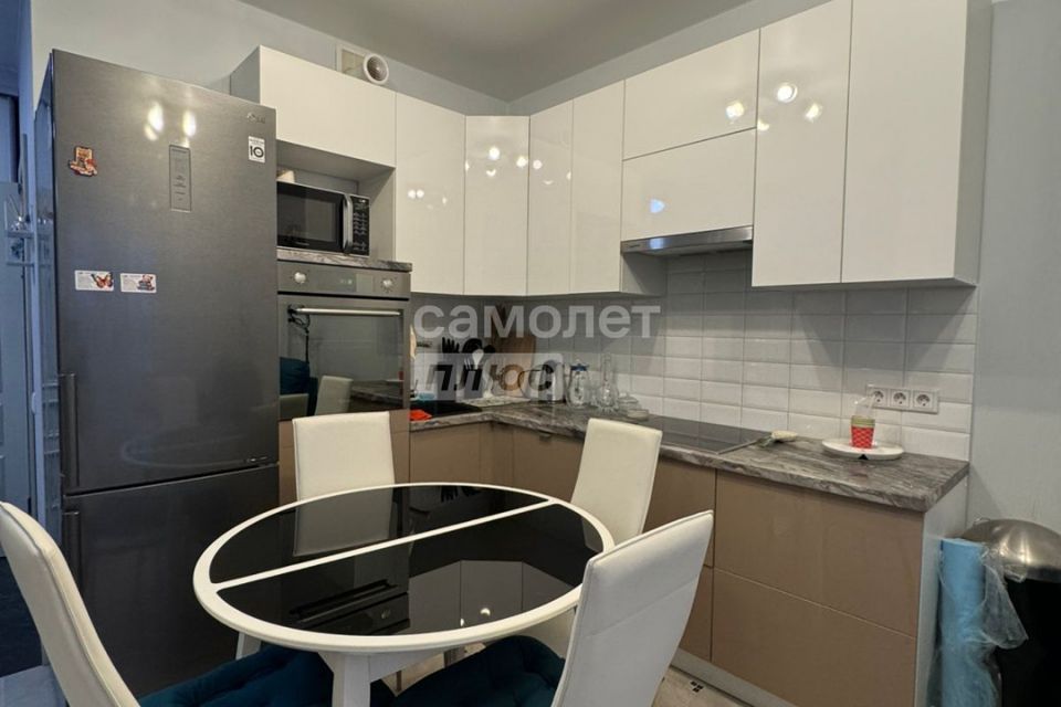 Продаётся 1-комнатная квартира, 41.8 м²