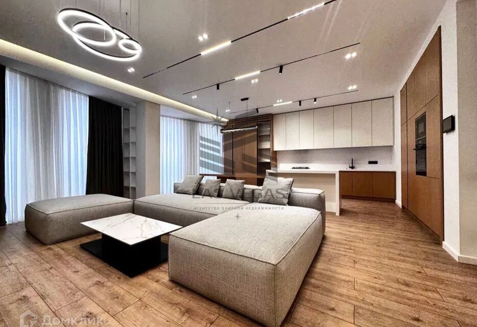Сдаётся 3-комнатная квартира, 105 м²