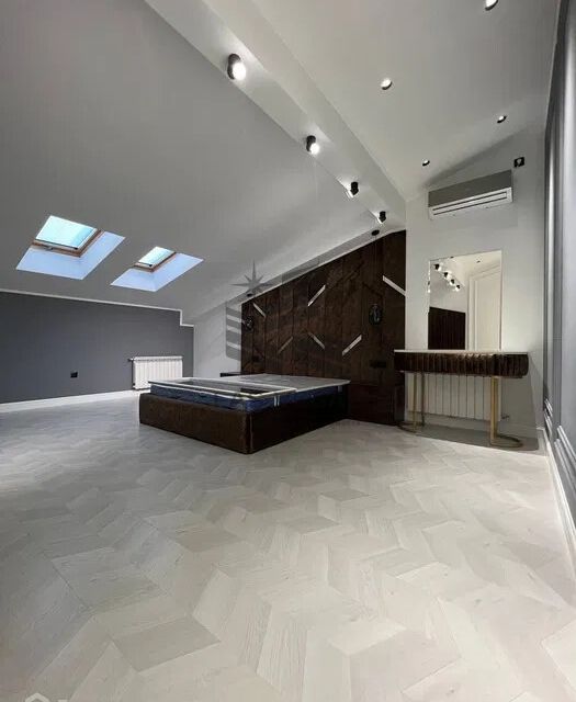 Сдаётся 3-комнатная квартира, 160 м²
