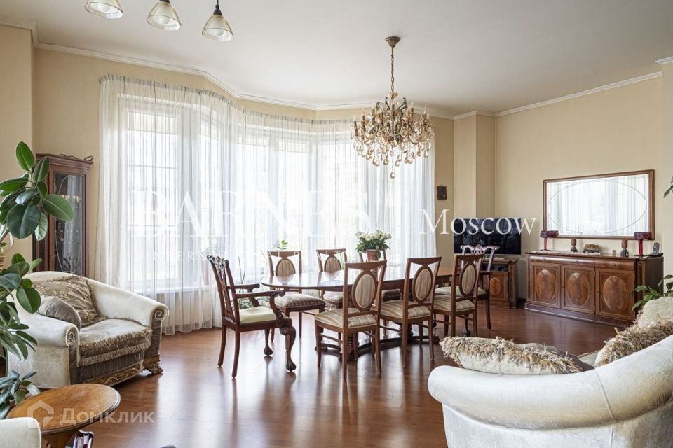 Продаётся 4-комнатная квартира, 162.1 м²