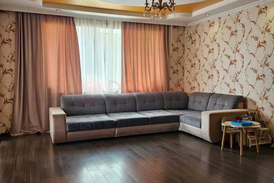 Продаётся 2-этажный дом, 269 м²