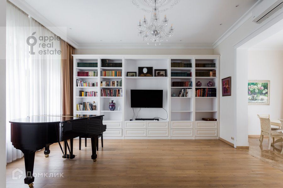 Продаётся 6-комнатная квартира, 230 м²