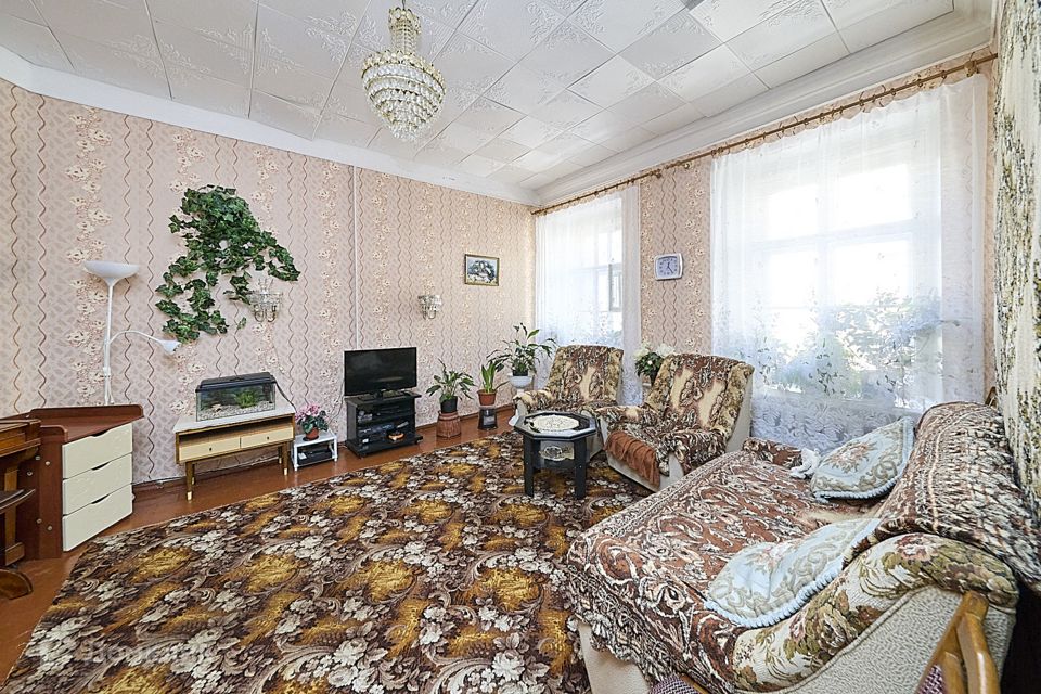 Продаётся 4 комнаты в 6-комн. квартире, 64.5 м²