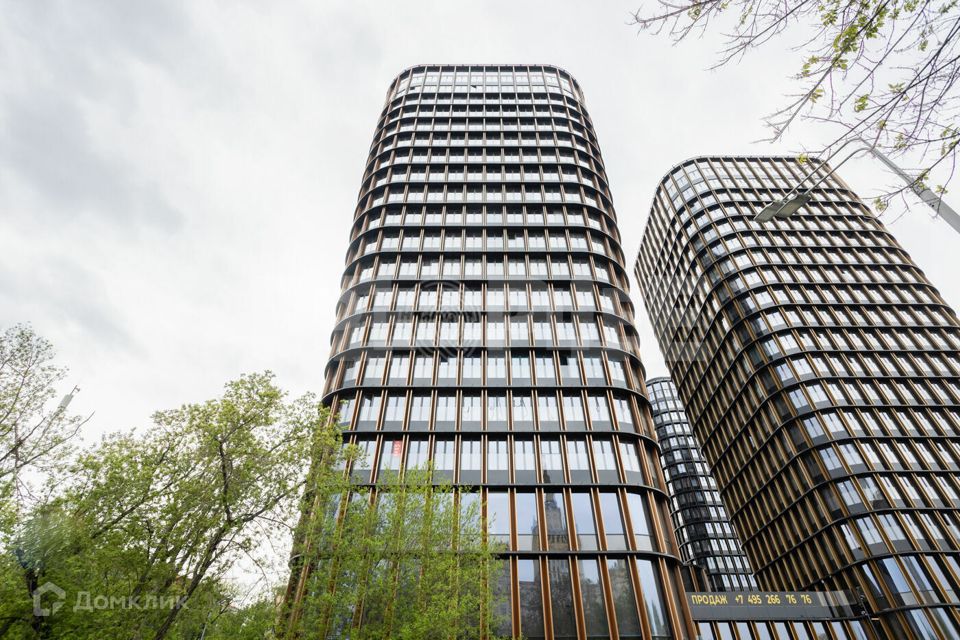 Продаётся 4-комнатная квартира, 138.2 м²