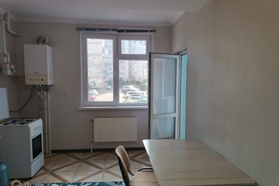 Продаётся 1-комнатная квартира, 42 м²