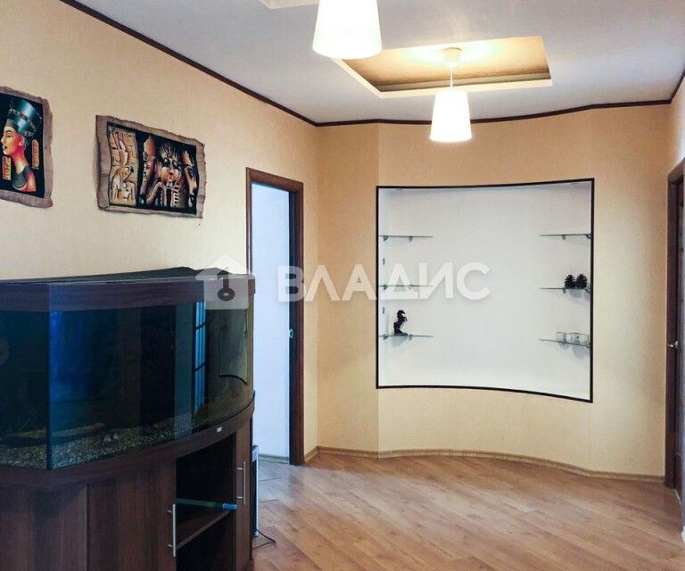 Продаётся 2-комнатная квартира, 110.8 м²
