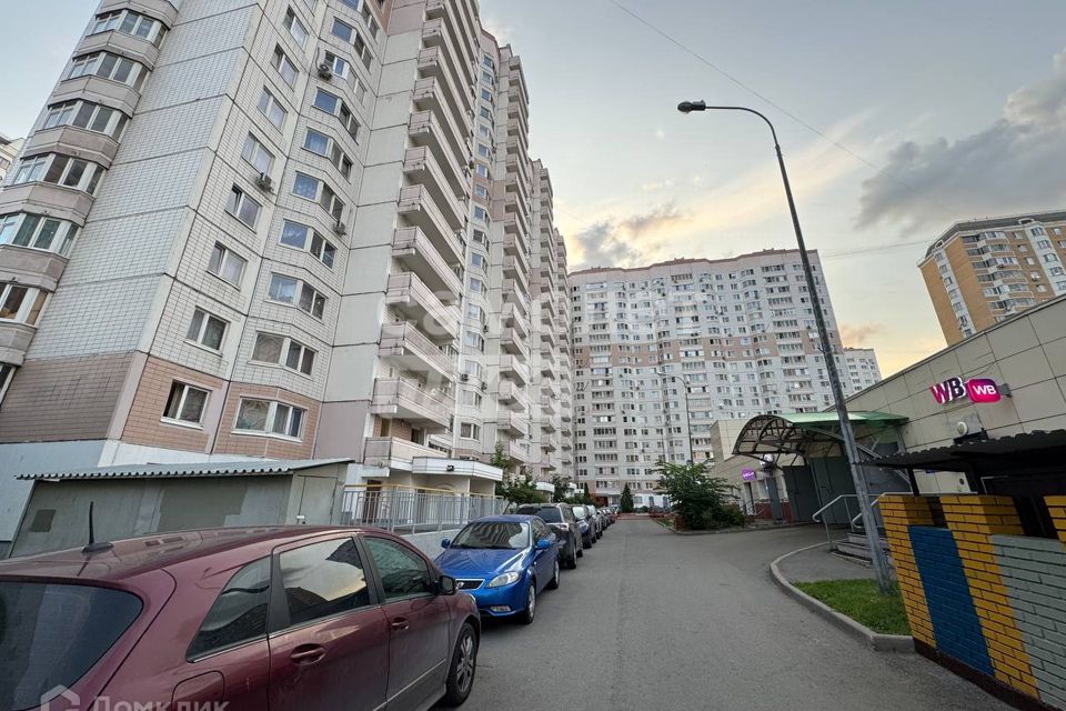 Продаётся 2-комнатная квартира, 55.7 м²