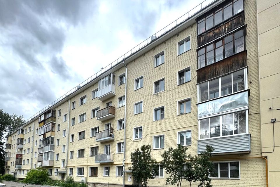 Продаётся 4-комнатная квартира, 62.8 м²
