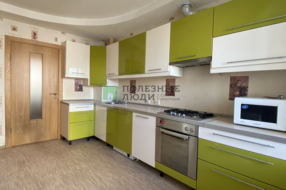 Сдаётся 4-комнатная квартира, 77.7 м²