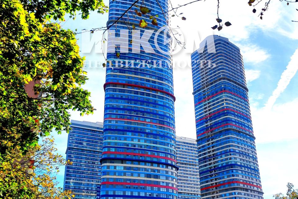 Продаётся 1-комнатная квартира, 60.4 м²