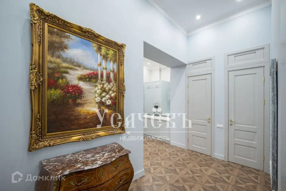 Продаётся 4-комнатная квартира, 109.7 м²