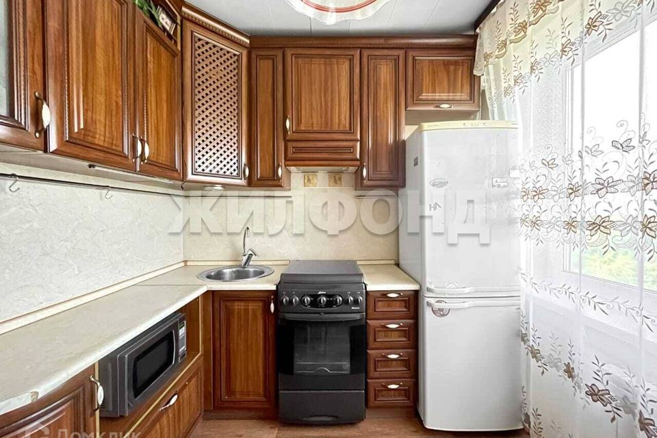 Продаётся 4-комнатная квартира, 61.3 м²