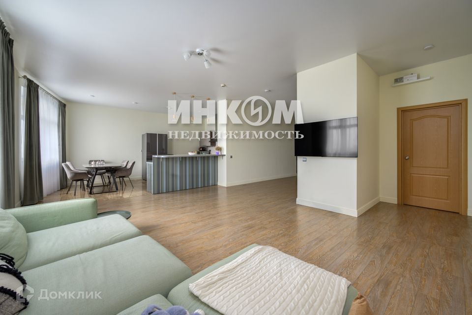 Продаётся 3-комнатная квартира, 171.4 м²