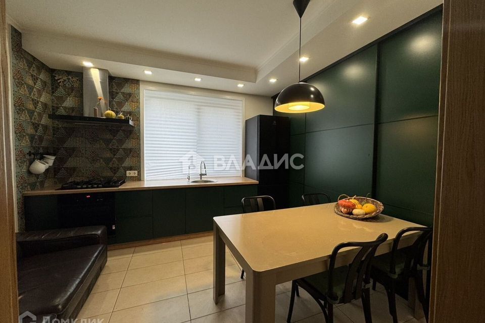 Продаётся 3-комнатная квартира, 97.7 м²