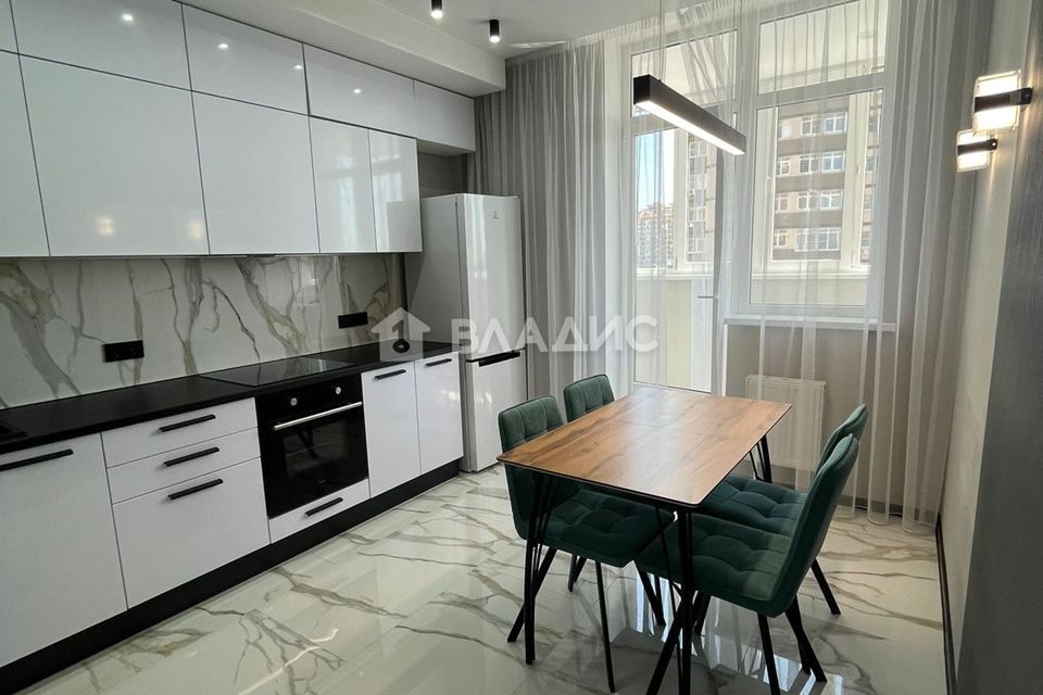 Продаётся 1-комнатная квартира, 42 м²