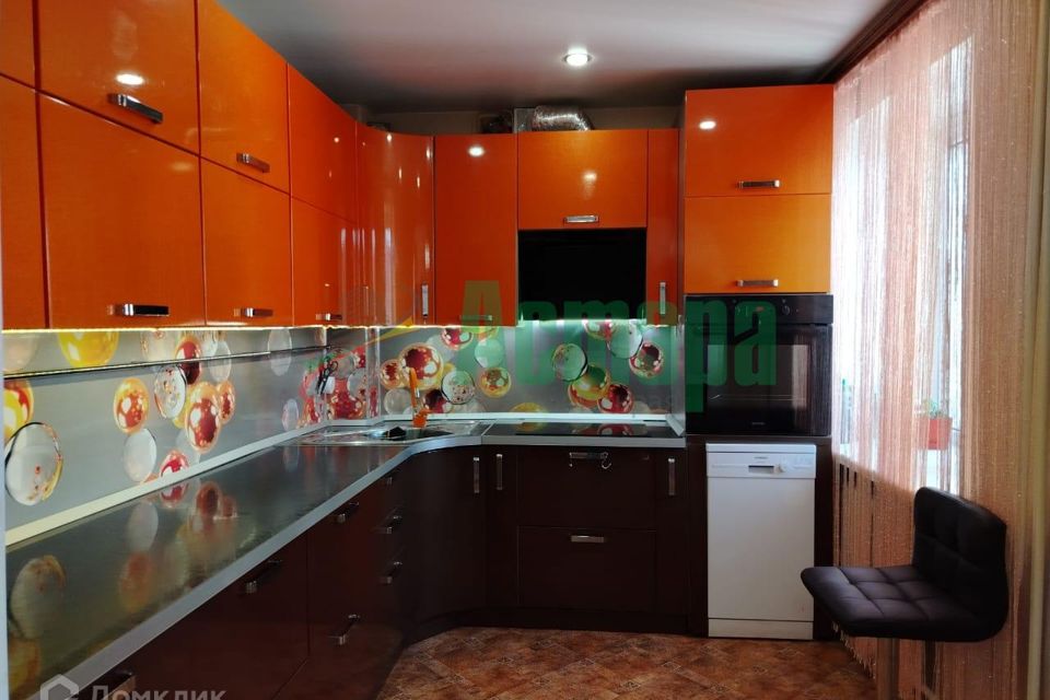 Продаётся 4-комнатная квартира, 109.6 м²